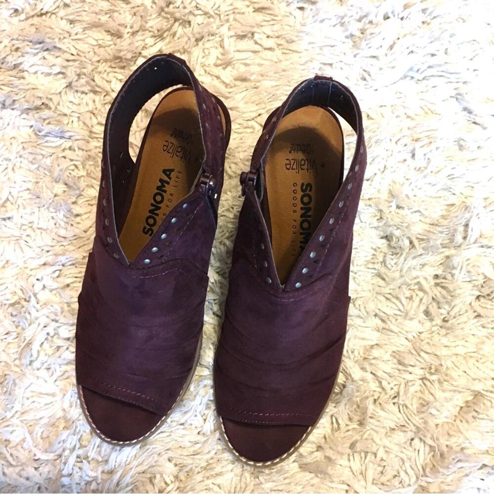 NWOT in Box. Burgundy peep toe booties. Sz 7.5 Excellent condition.
